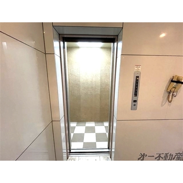 ロビー　エレベーター