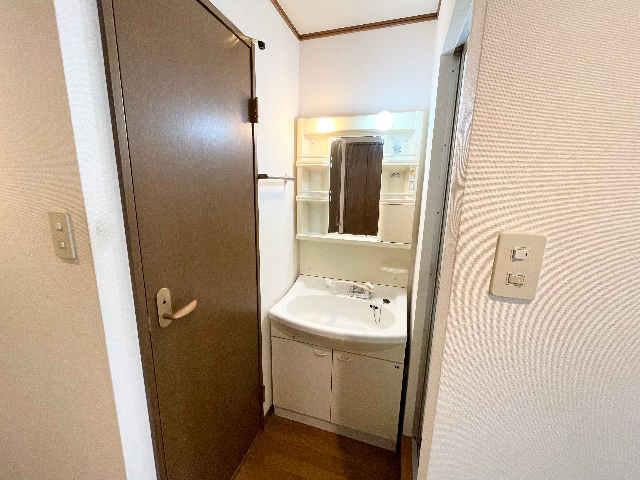 洗面設備　※室内写真は別室サンプル写真。