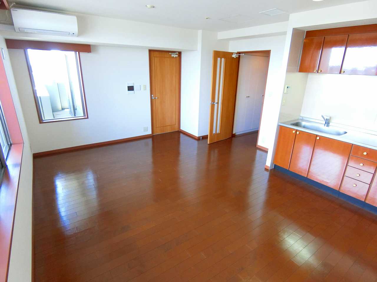 居室・リビング　※同物件、別部屋になります。