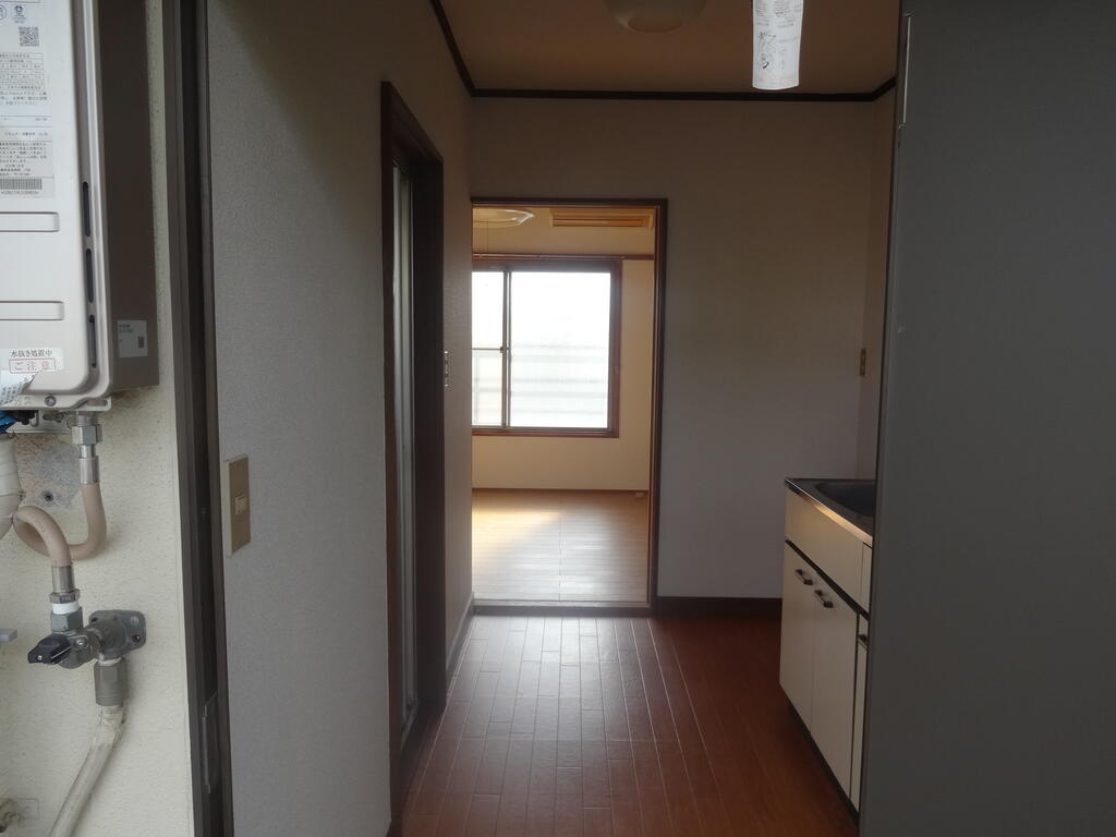その他部屋・スペース　玄関から居室
