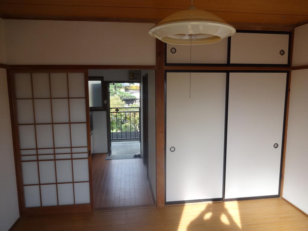 その他部屋・スペース　居室から玄関