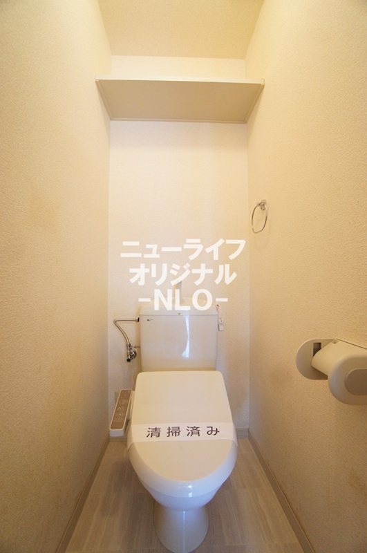 洗面設備　シャワー付洗面台で忙しい朝でもラクに支度ができます。