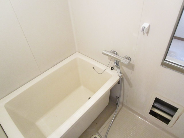バス・シャワールーム　※別部屋の参考写真となります。