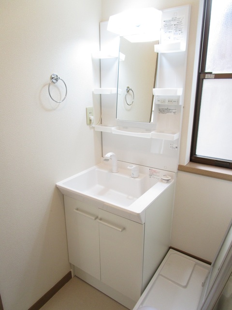 洗面設備　※別部屋の参考写真となります。