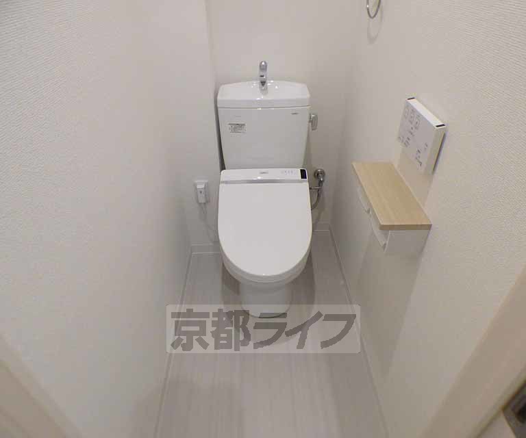 トイレ　新築できれいな部屋です