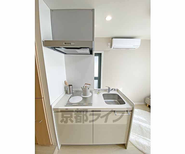 キッチン　対面式のシステムキッチンです。