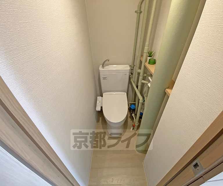 トイレ　ウォシュレット機能付きトイレです。
