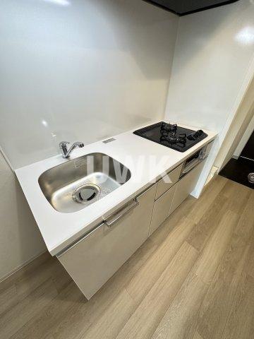 キッチン　※同マンション　同間取り　別部屋写真です。建具等の色が違う事