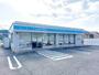 コンビニ　ローソン松山西衣山駅前店（コンビニ）まで490m