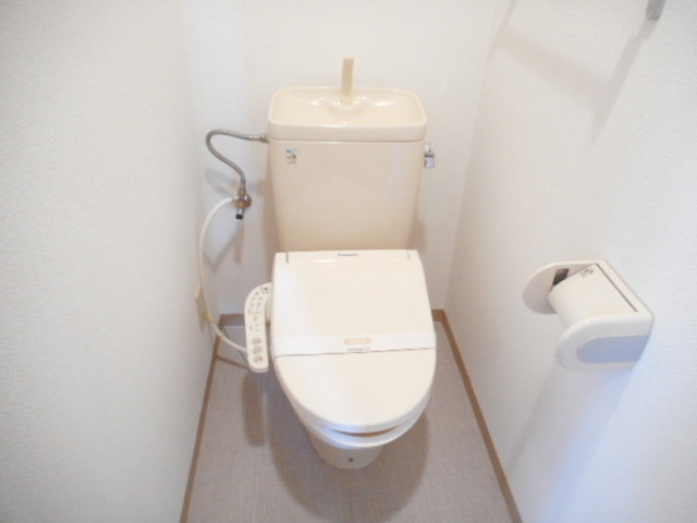 トイレ　温水洗浄暖房便座仕様です