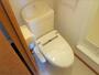 トイレ　トイレからお風呂への通過型のタイプです