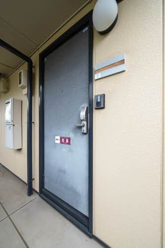 建物外観　玄関ドア