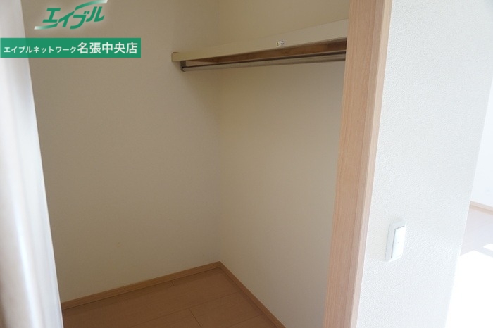 収納　同型参考写真