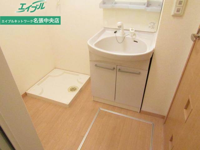 洗面設備　同型参考写真