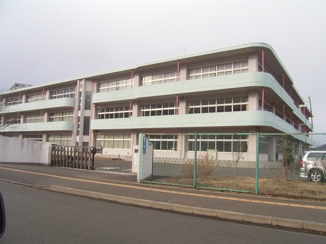 小学校　仙台市立栗生小学校（小学校）まで829m