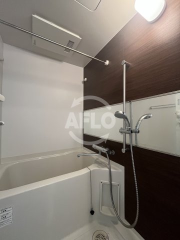 バス・シャワールーム　レオングラン新大阪レジデンス　浴室