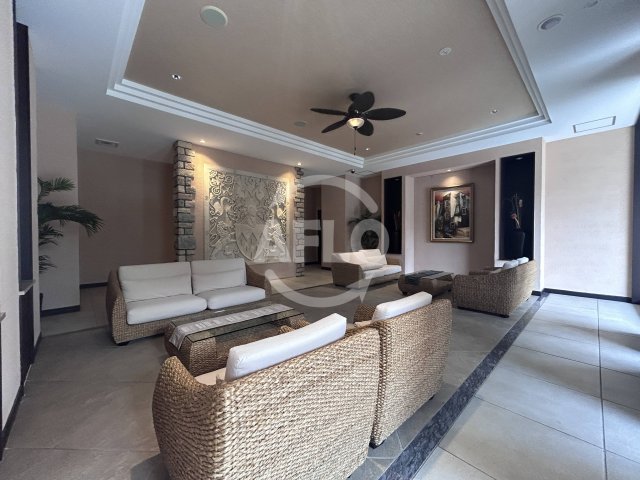 ロビー　レオングラン新大阪レジデンス　ロビー