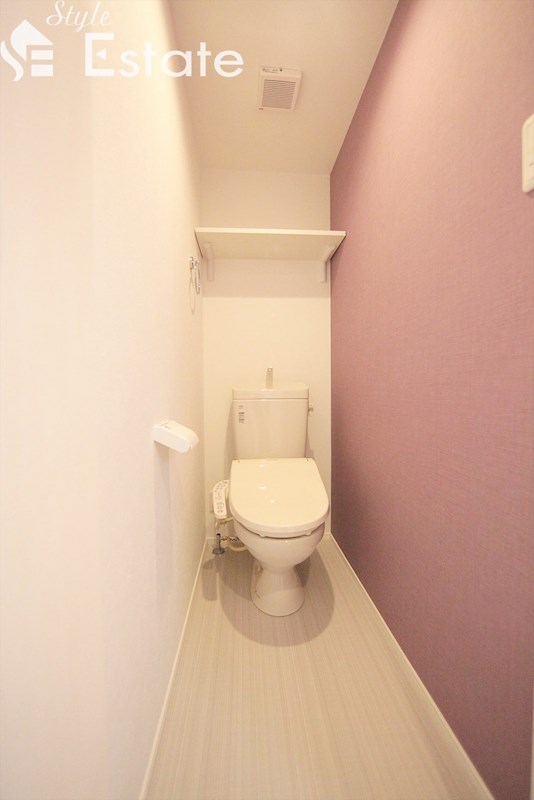 トイレ　温水洗浄便座　同仕様内装