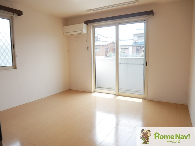 居室・リビング　エアコン付きです。