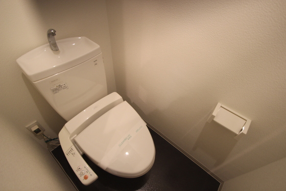 トイレ　※別部屋の写真です