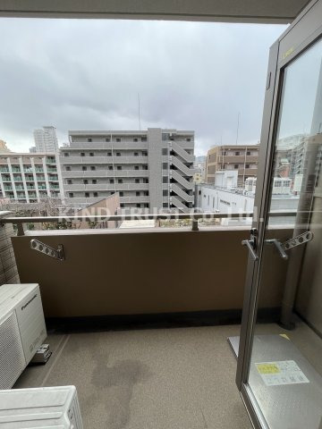 バルコニー　陽当たり良好なバルコニーです