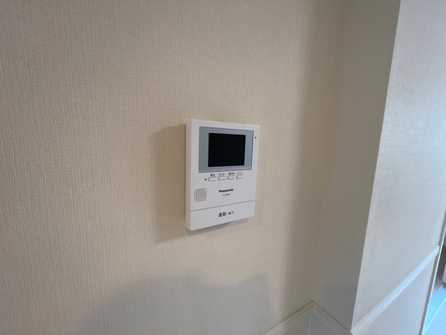 セキュリティ　TVインターホンで来た人の顔が分かり安心です