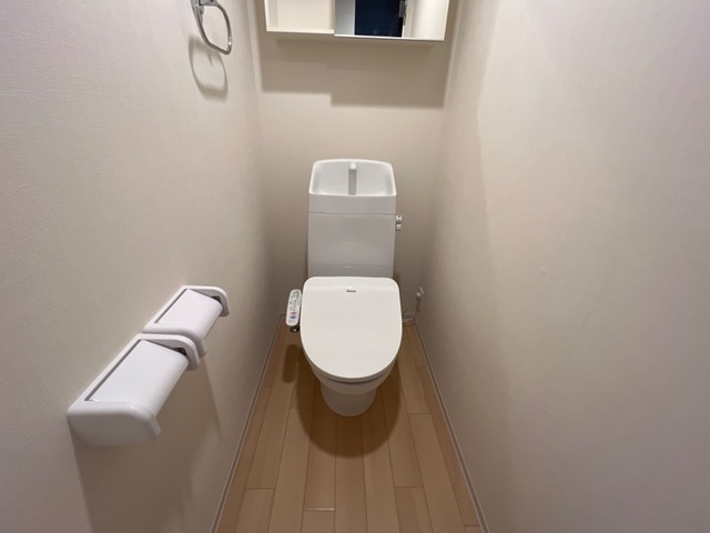 トイレ　ウォシュレット付きトイレです