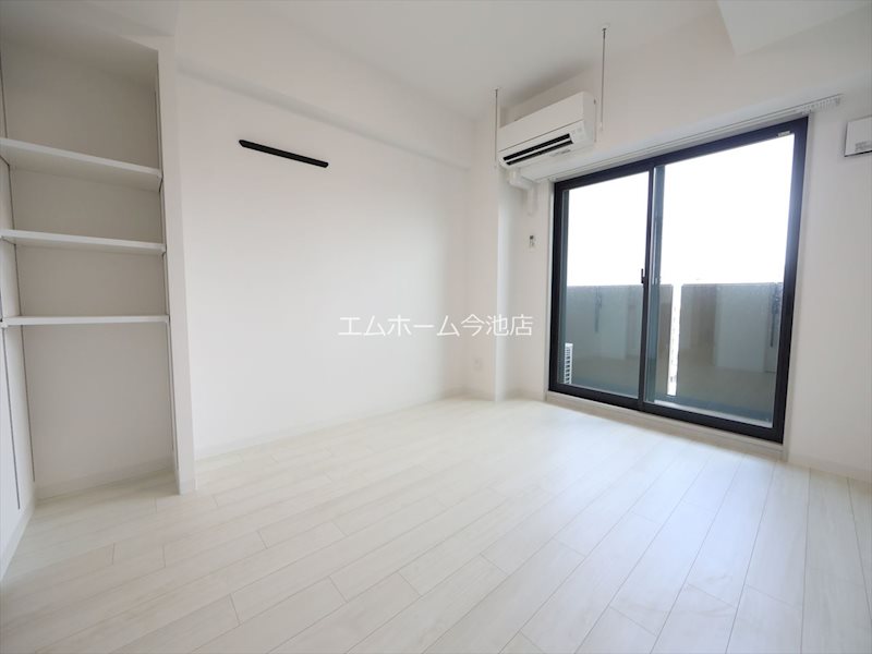 その他部屋・スペース　洋室7.0帖　エアコン付　収納充実　バルコニー