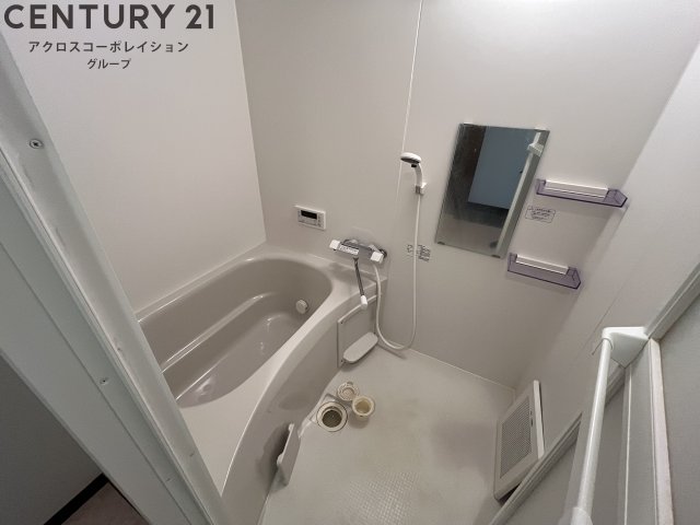 バス・シャワールーム　シンプルで機能的な浴室♪