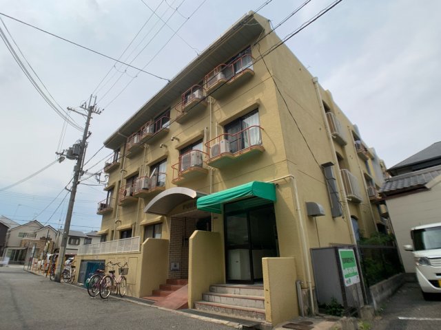 建物外観　敷地内駐輪場あります♪