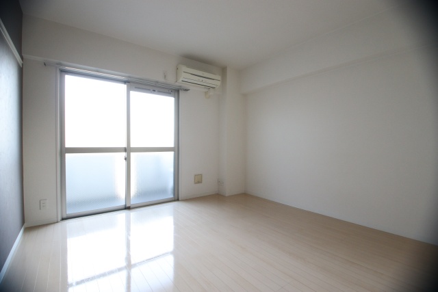 居室・リビング　※別室の参考写真の為、現況優先です。