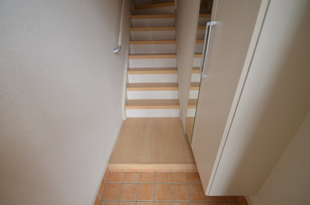 玄関　収納付玄関