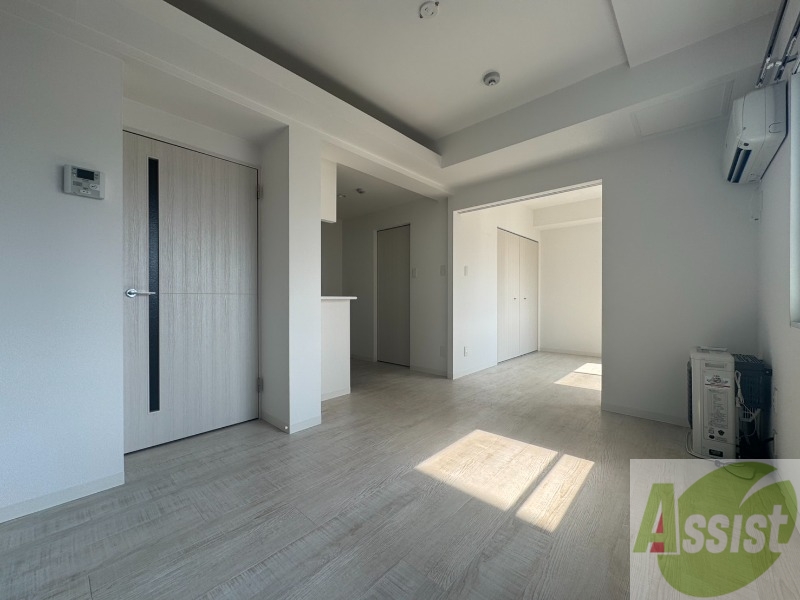 居室・リビング　広くてキレイなお部屋が広がっていて、充実した生活が送れそう。