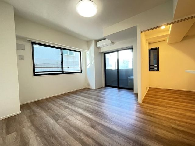 居室・リビング　☆明るい居間☆