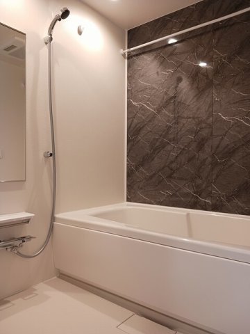 バス・シャワールーム　ゆったり過ごせるお風呂です