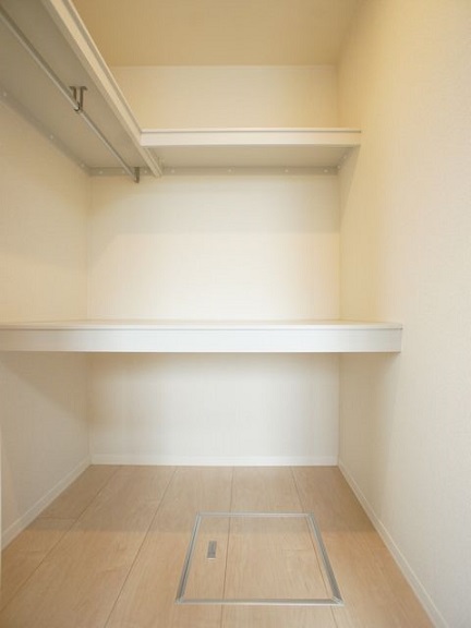 収納　ウォークインクローゼット付きでお部屋はスッキリ♪