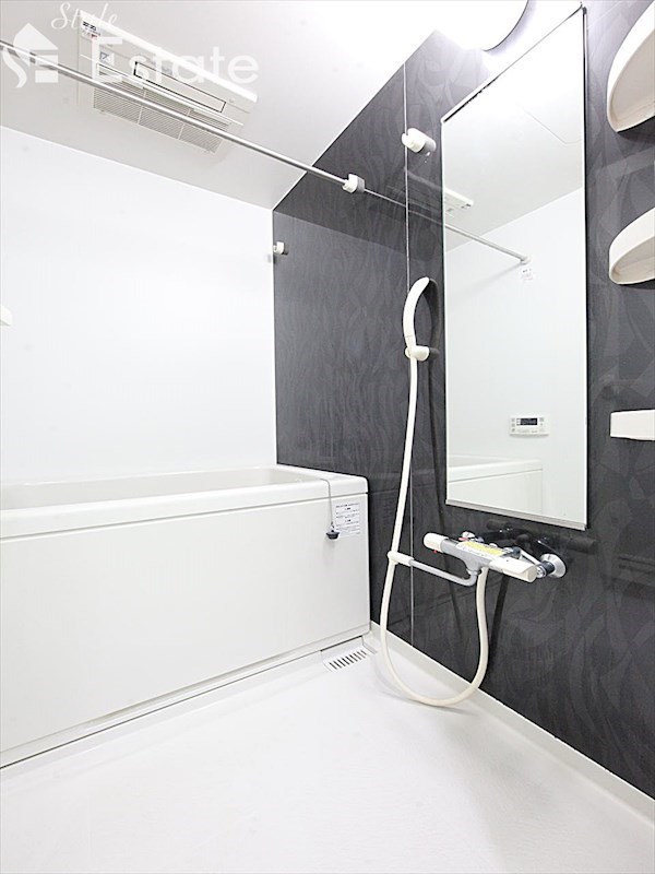 バス・シャワールーム　バスルーム