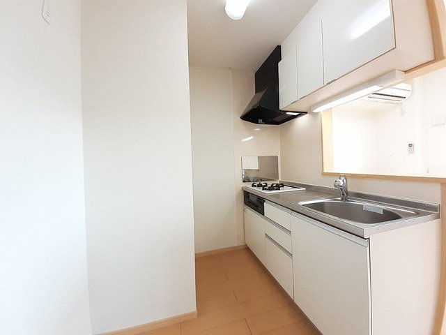 キッチン　コンパクトなキッチンで掃除もラクラク