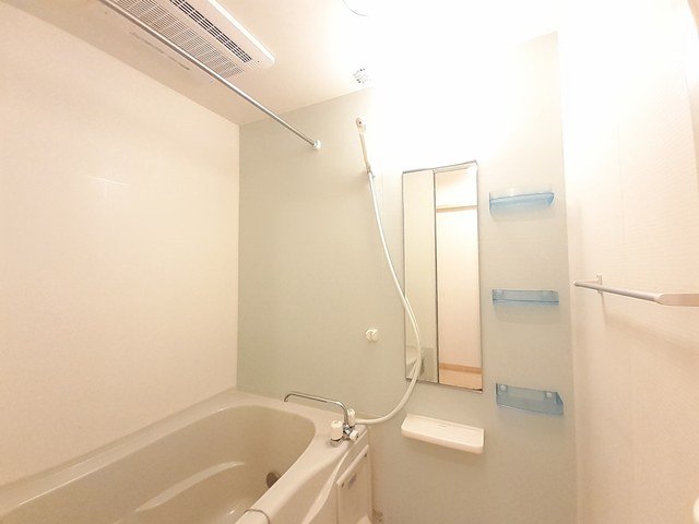 バス・シャワールーム　ゆったり過ごせるお風呂です