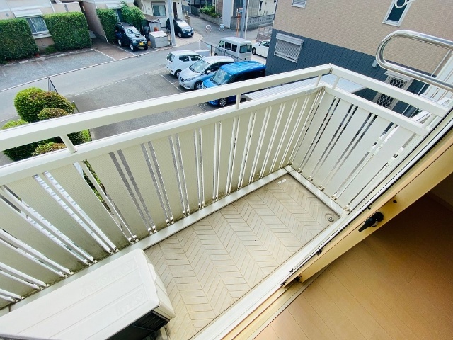 バルコニー　同一建物内２０２号室内装写真転載