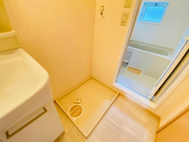 その他　同一建物内２０２号室内装写真転載