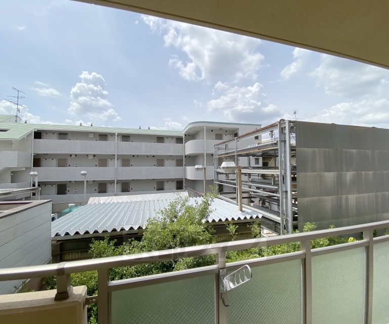 眺望　南向きバルコニーからの景色です。