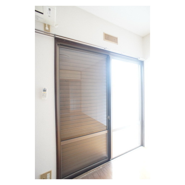 その他設備　雨戸シャッターです