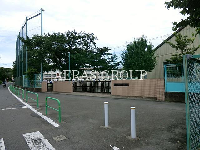中学校　練馬区立石神井西中学校（中学校）まで866m