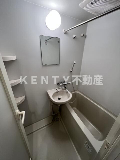 バス・シャワールーム　ゆったり過ごせるお風呂です