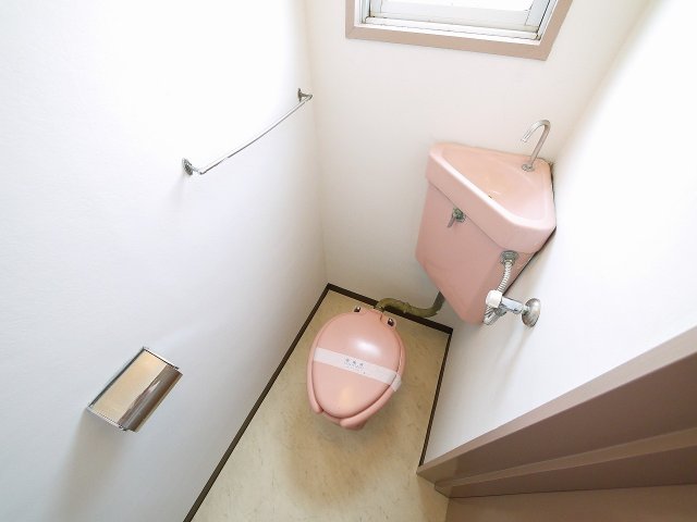 トイレ　落ち着いたトイレです