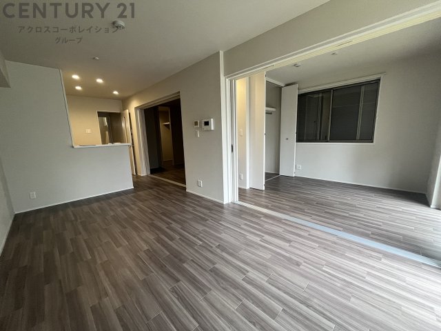 居室・リビング　隣の洋室ト広々使えます！