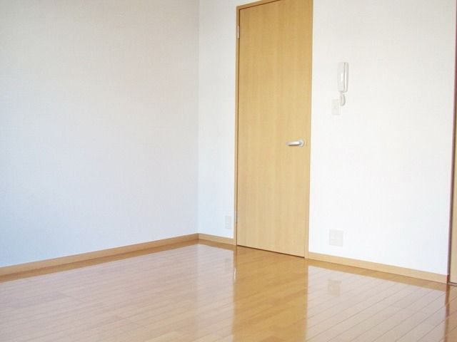 居室・リビング　★洋室8.3帖★