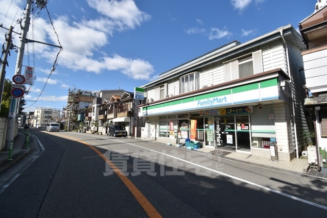 コンビニ　ファミリーマート　イノウエ竹谷（コンビニ）まで423m