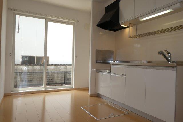 玄関　ダイニングキッチン